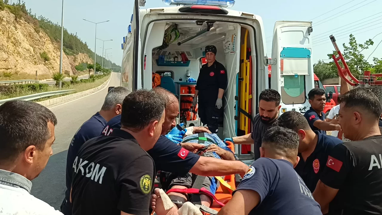 Adana'da elektrik akımına kapılan boyacı yaralandı