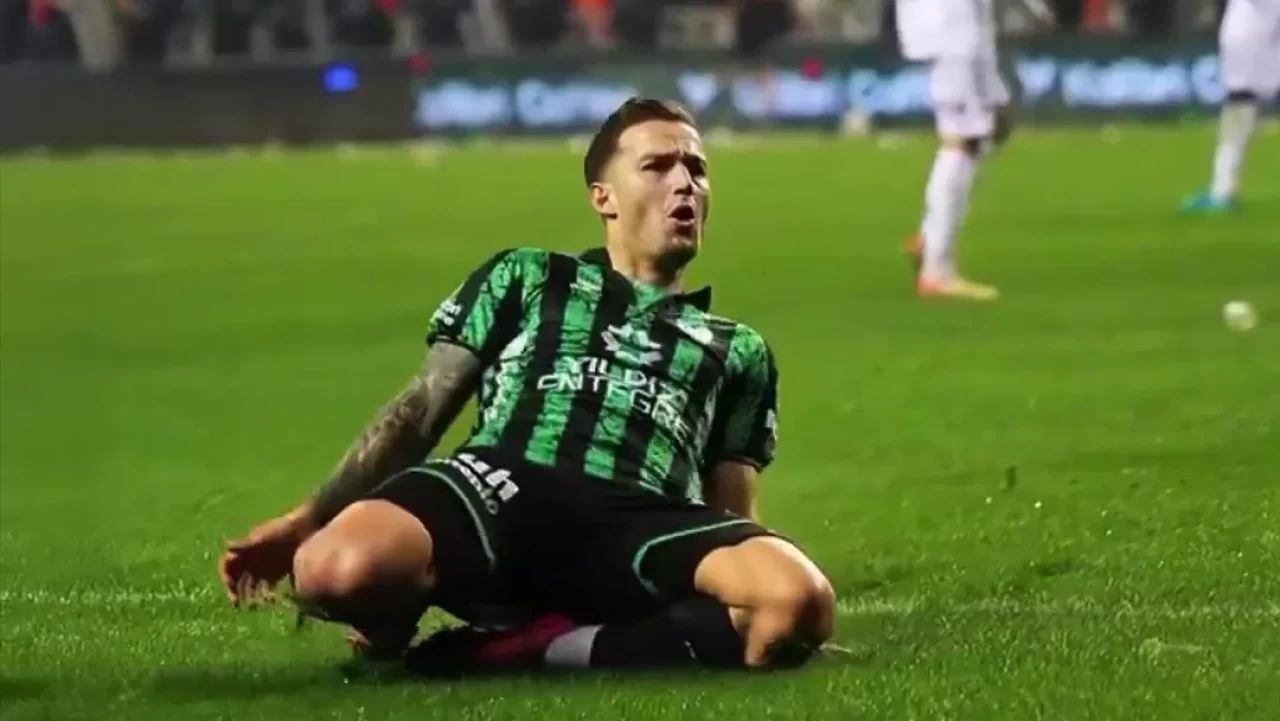 Süper Lig'in yeni ekibi Kocaelispor’da Oğulcan Çağlayan belirsizliği