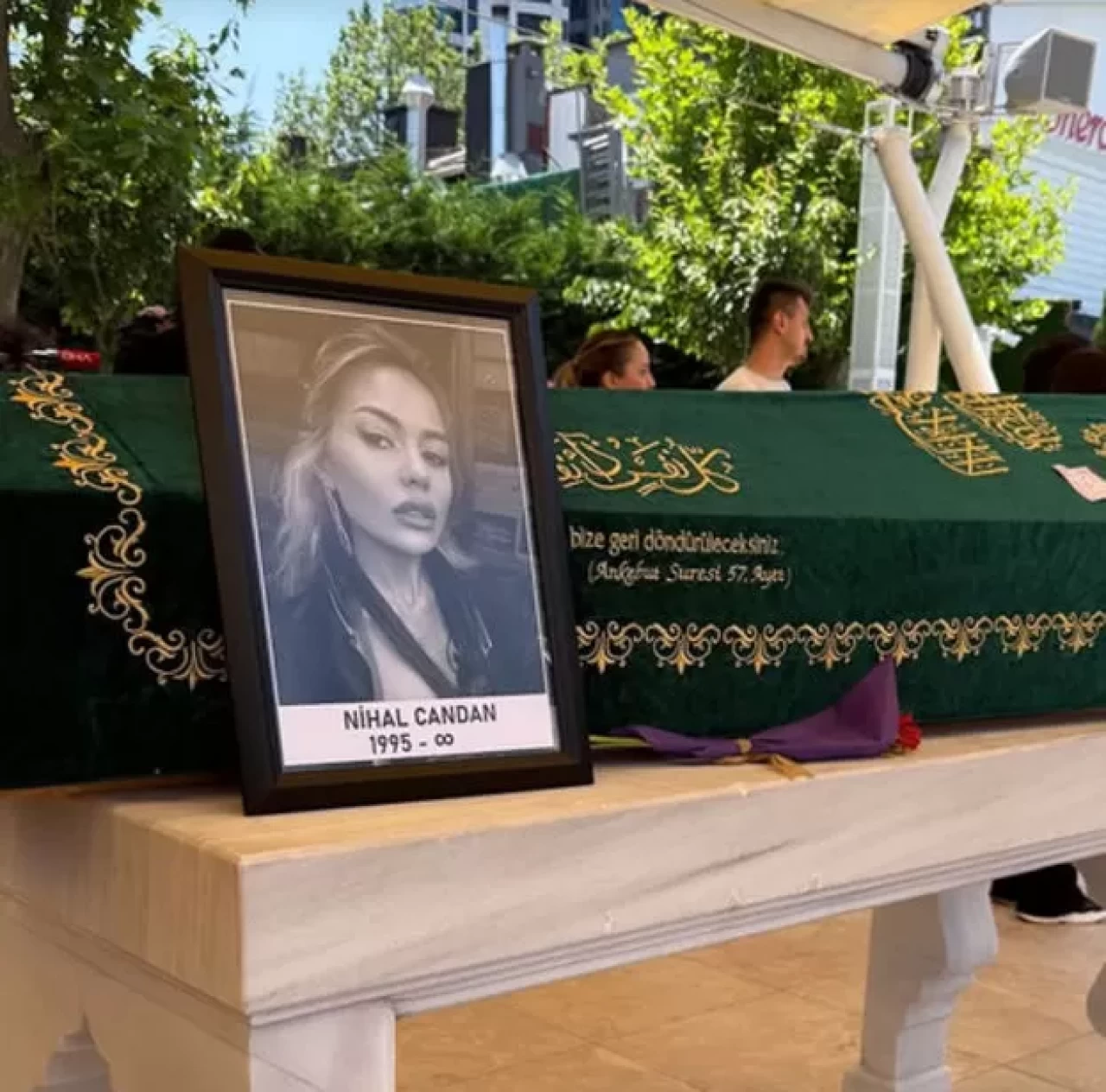 Sosyal medya fenomeni Nihal Candan son yolculuğuna uğurlandı