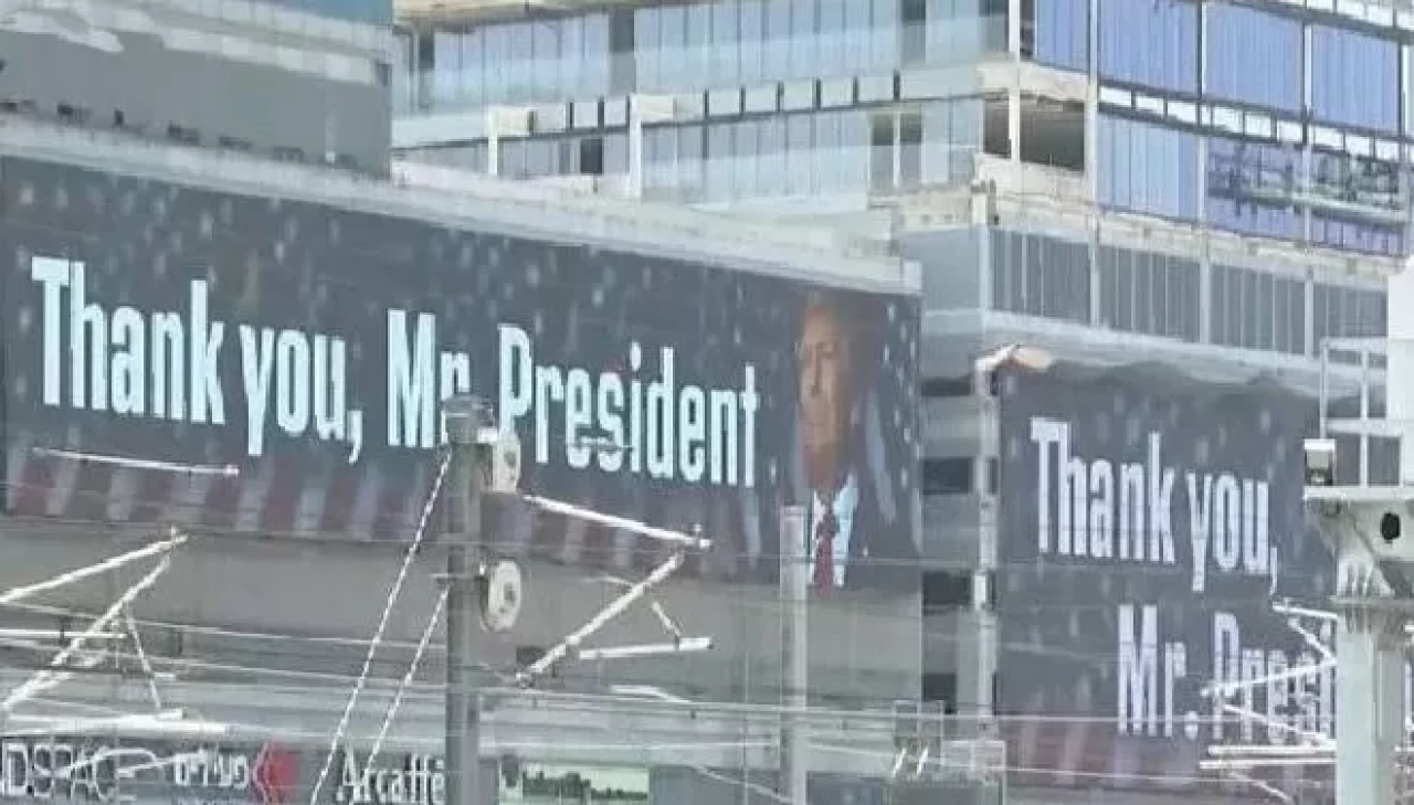 Tel Aviv'deki tabela değişti: Trump'a teşekkür