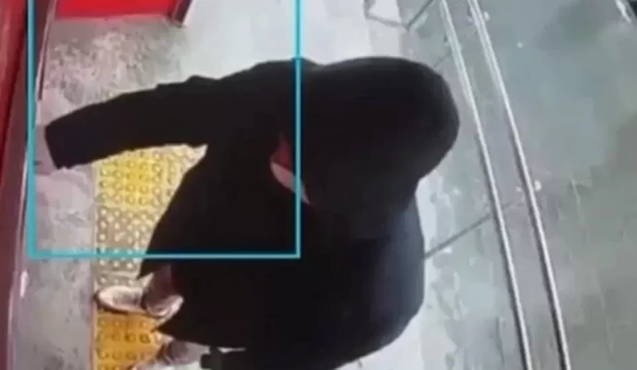 ATM'lerin önünde tuzak kuran iki şüpheli tutuklandı