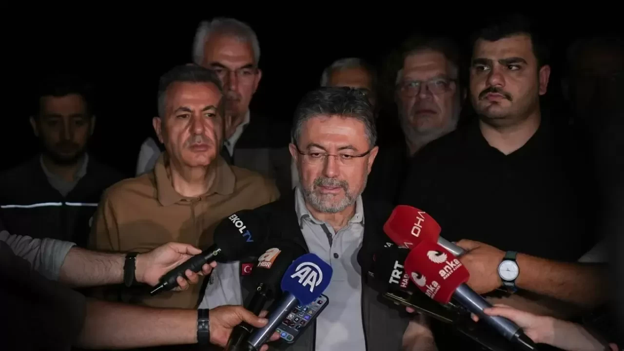 Bakan Yumaklı: Bir ay içinde 1459 yangına müdahale ettik