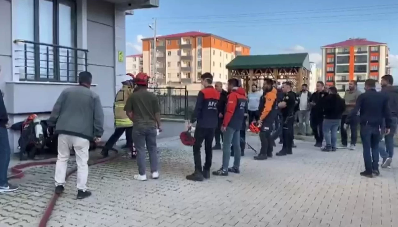 Kars’ta bir binada patlama ve yangın