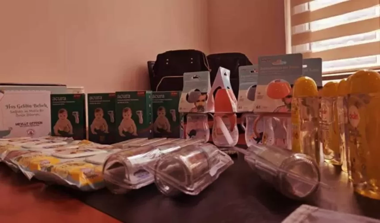 Yenidoğan için hazırlanan bebek paketlerinde hangi ürünler bulunur?