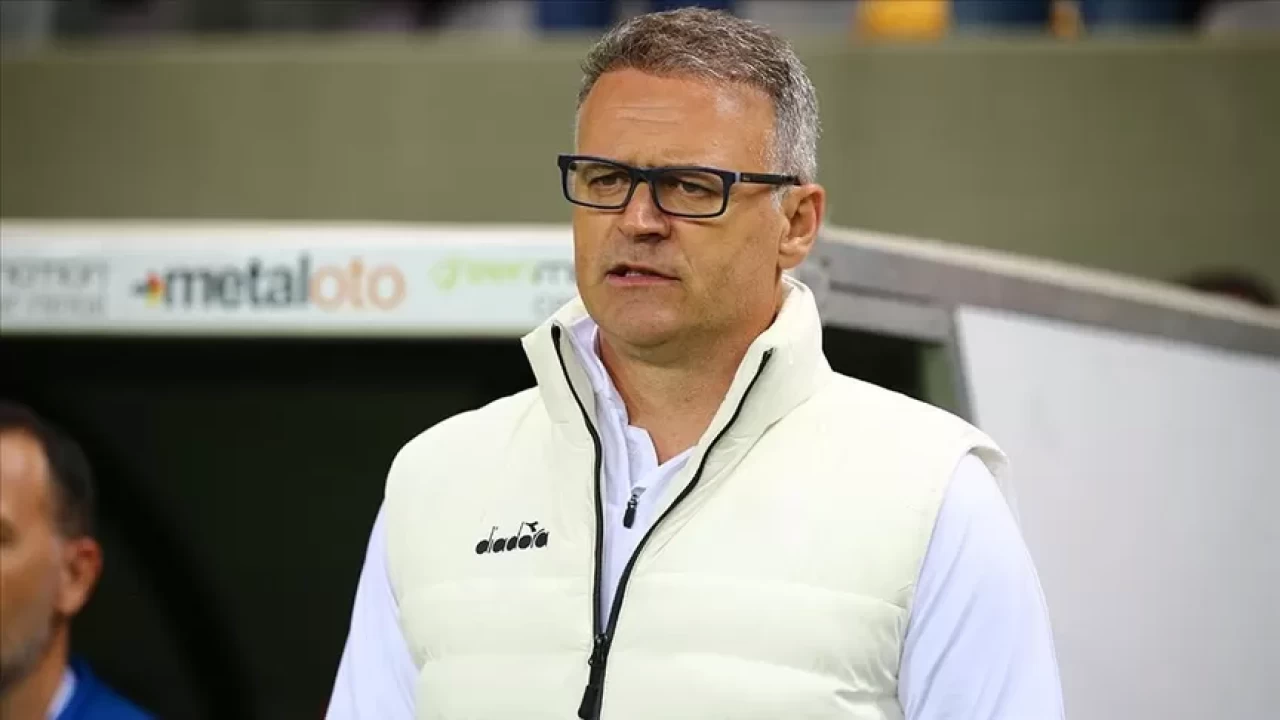 Sakaryaspor, teknik direktör İrfan Buz ile yola devam ediyor