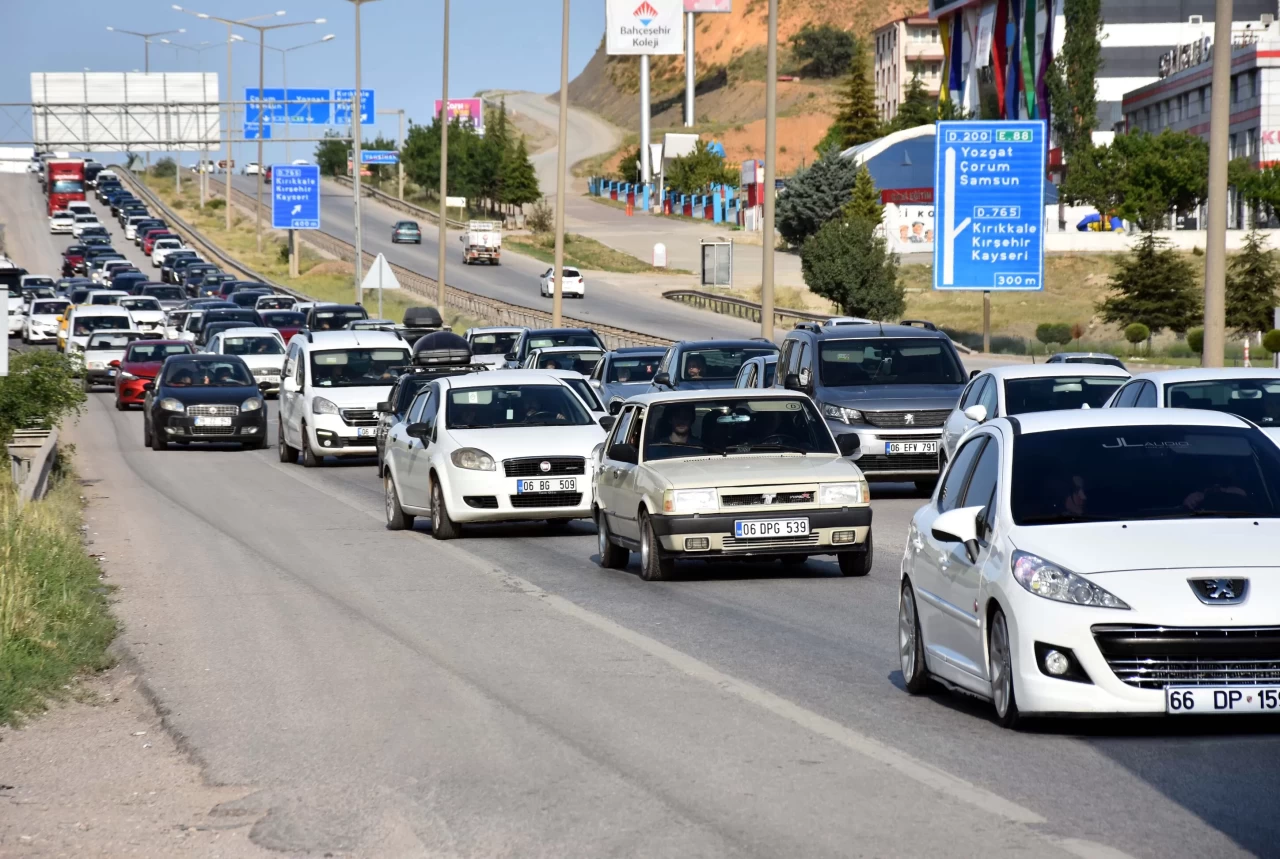 Kırıkkale'de bayram tatilinden dönüş yoğunluğu başladı