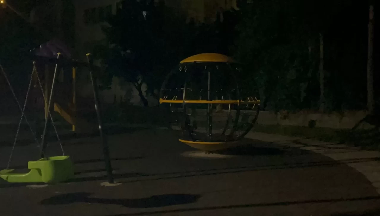 Parkta oynarken kalbi duran çocuk hastanede tekrar hayata döndürüldü