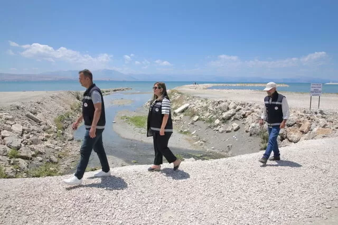 Van Gölü’nde inci kefali avcılığına sıkı denetim ve cezalar uygulandı