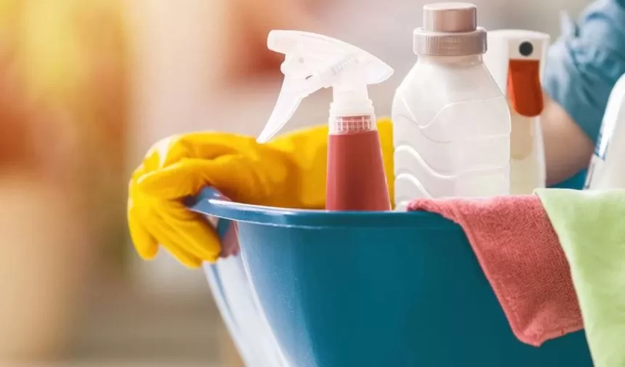 Kimyasal içermeyen temizlik için ev yapımı formüller