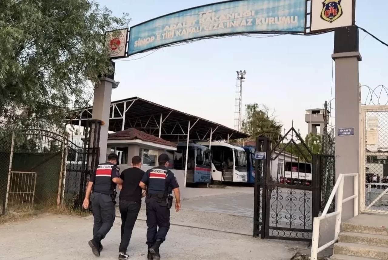 Sinop’ta motosiklet sürücüsü polis memuruna çarpıp kaçtı tutuklandı