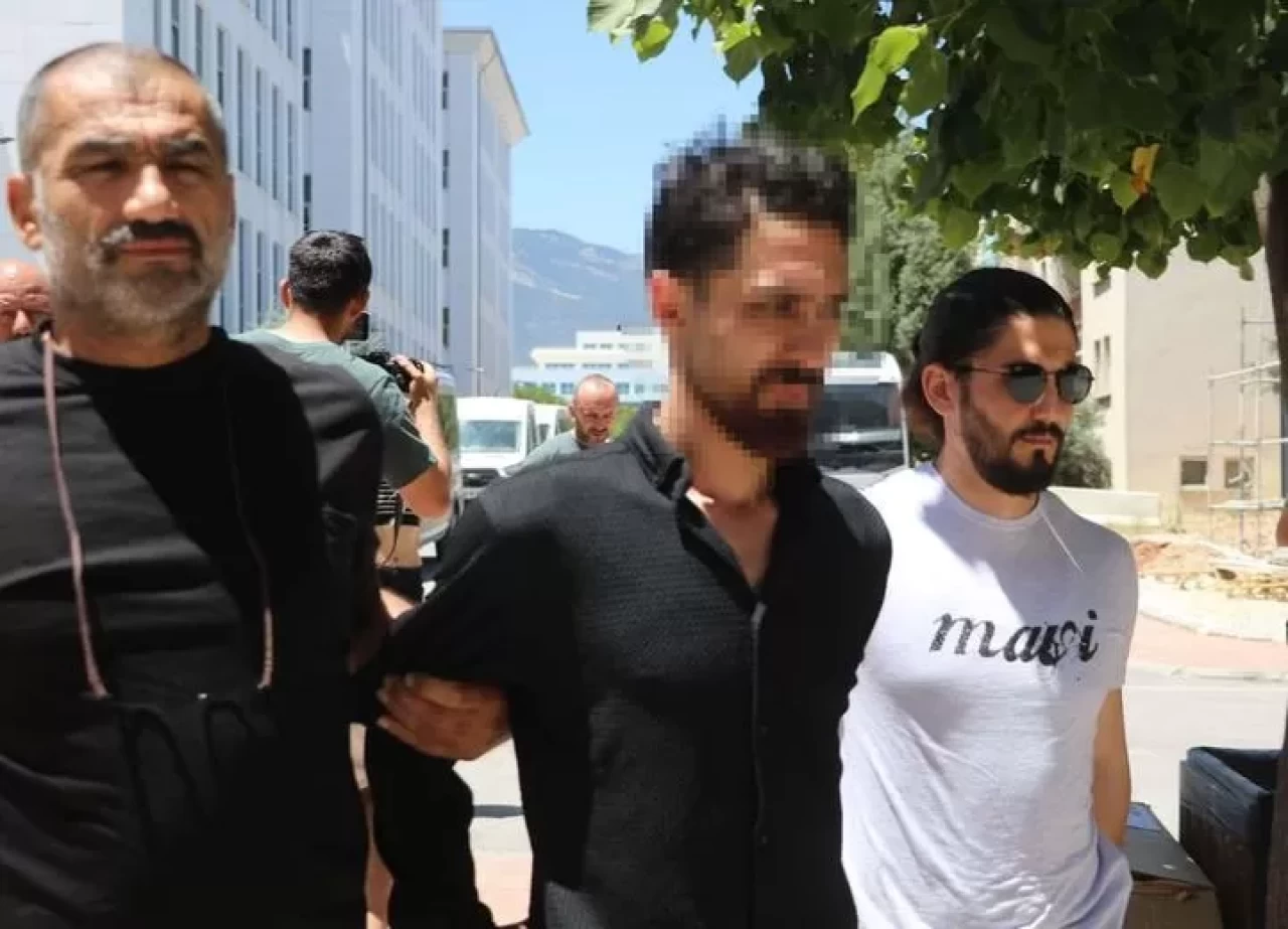 Denizli’de klima kavgası kanlı bitti: İranlı genç boğazından bıçaklandı