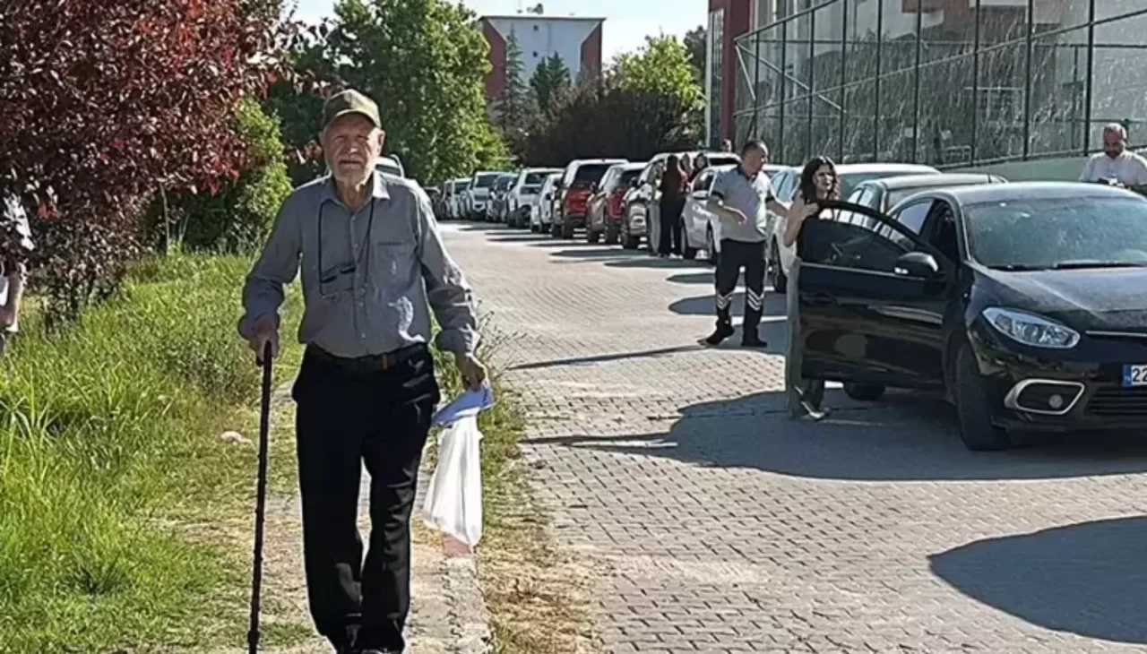 8’inci kez YKS’ye girdi; sınav yerine bastonuyla geldi