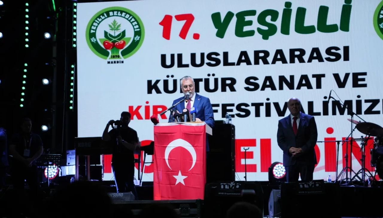 Bakan Işıkhan "Yeşilli Uluslararası Kültür Sanat ve Kiraz Festivali"ne katıldı