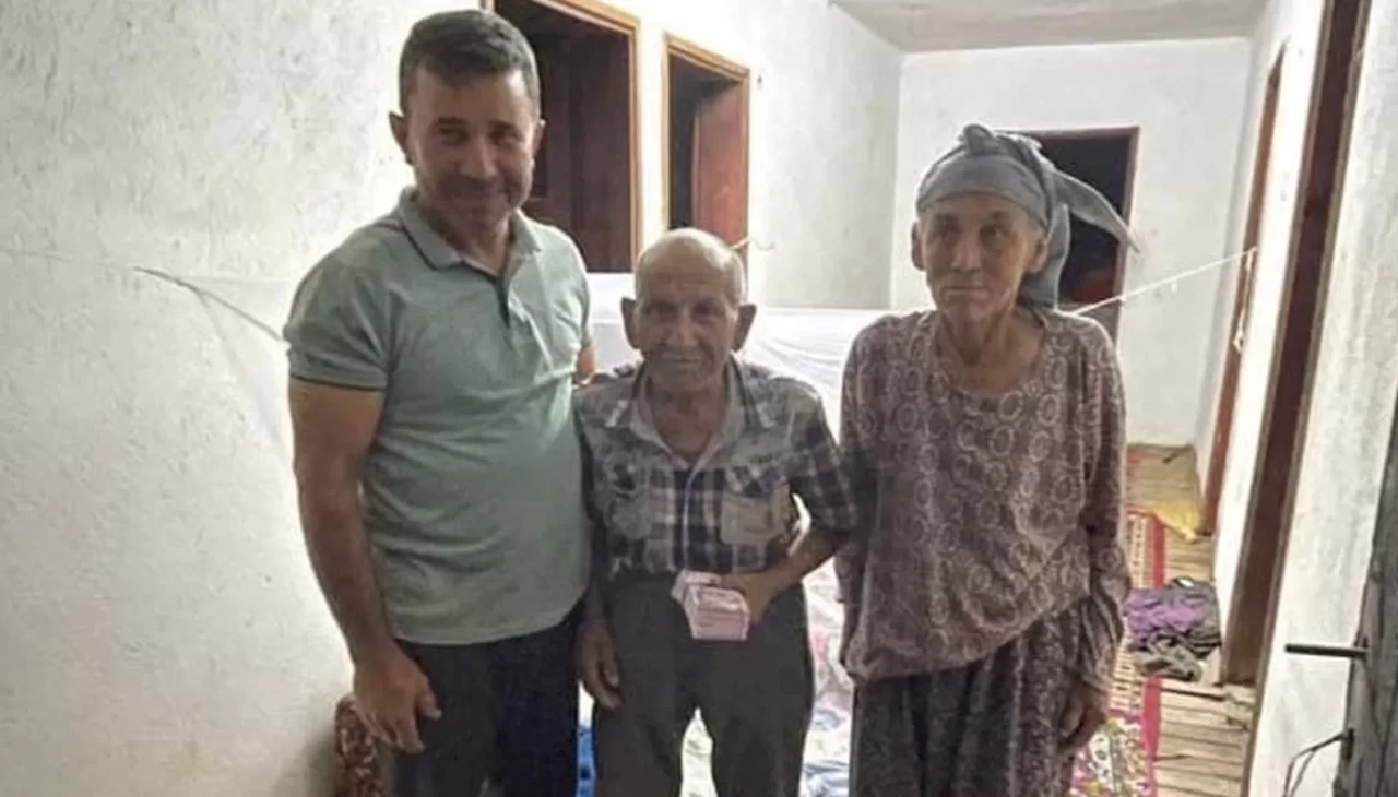 Yangında 80 bin lirasını kaybeden yaşlı adamın parası yenisiyle değiştirildi