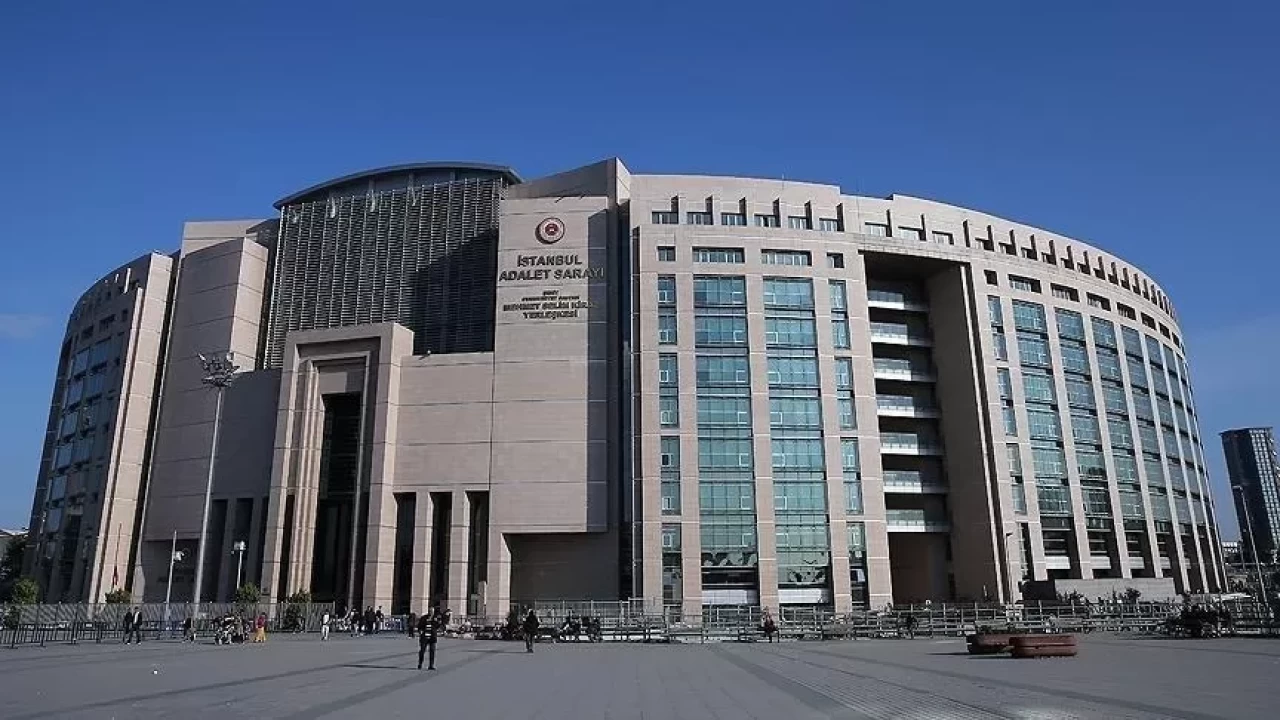 İBB'ye yönelik yolsuzluk soruşturmasında gözaltına alınan 2 şüpheliye tutuklama talebi