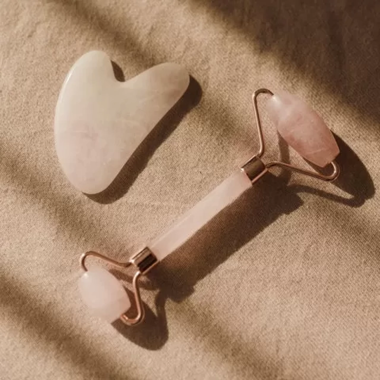 Gua Sha nedir? Yüz şekillendirmede işe yarıyor mu?