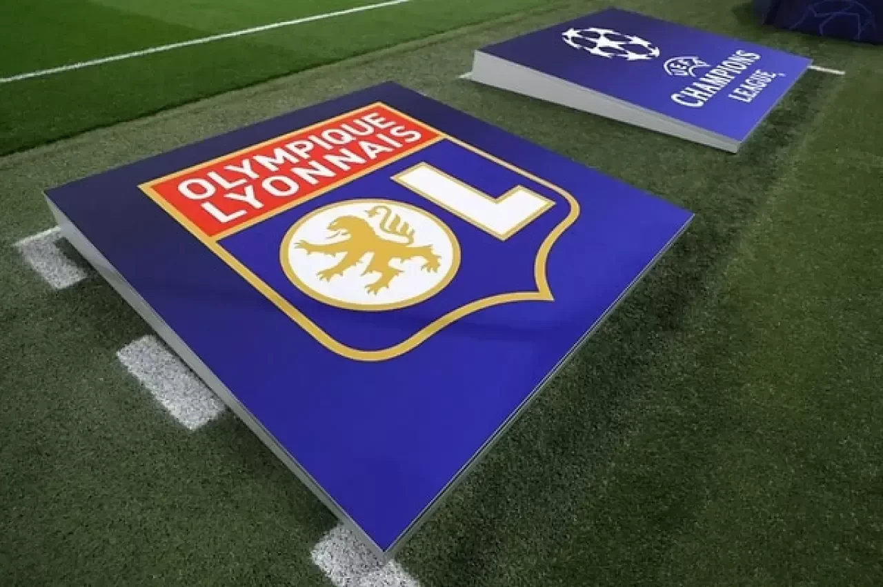 Fransa'nın şampiyon takımı Lyon, küme düşürüldü