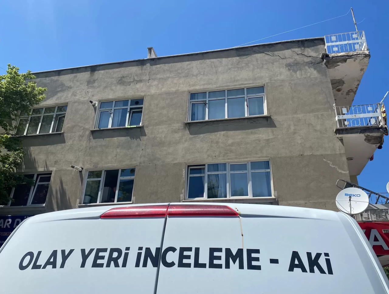 Kayseri'de pencereden düşen 6 yaşındaki çocuk ağır yaralandı