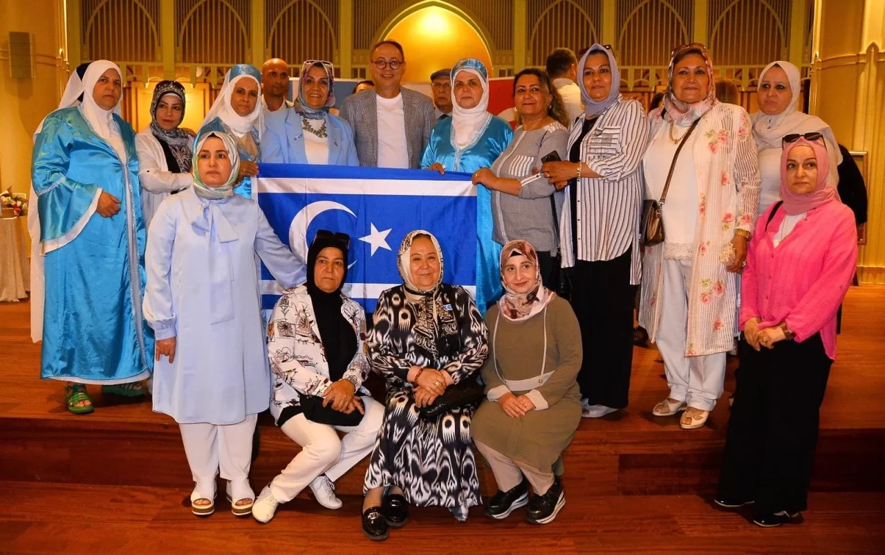 Soydaşlardan Türkmeneli’ne destek