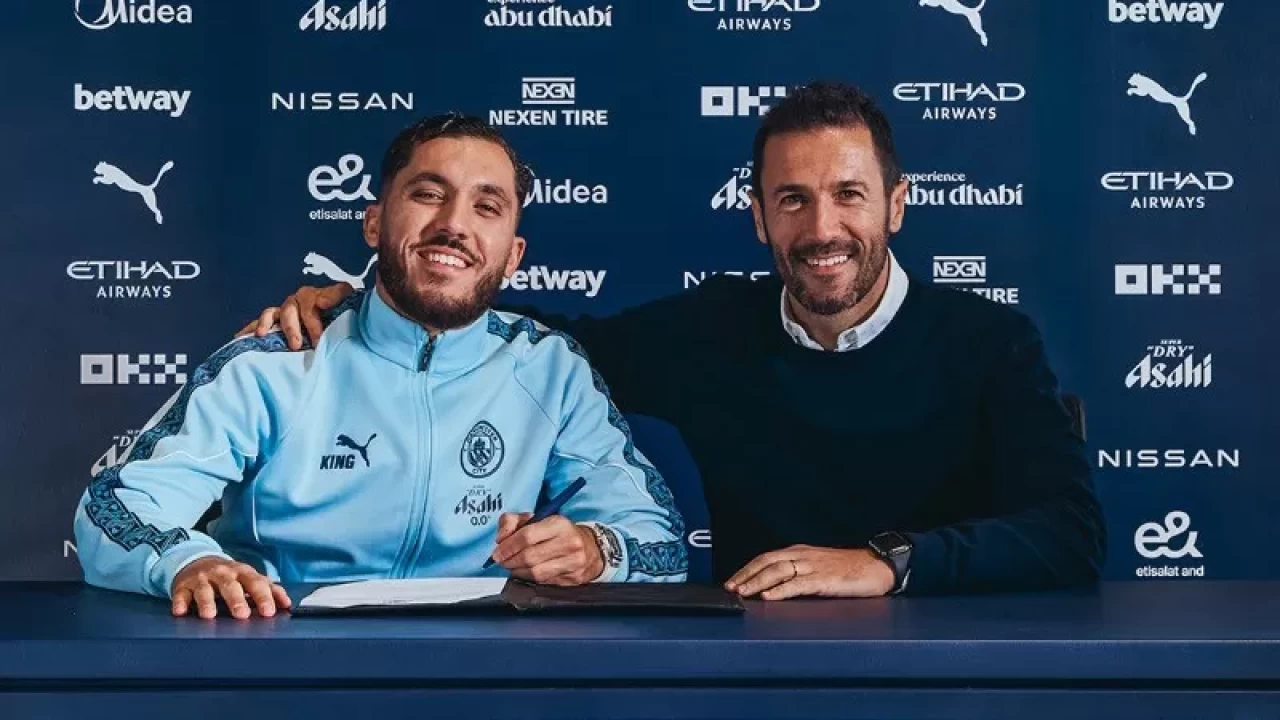 Manchester City, Rayan Cherki transferini tamamladı