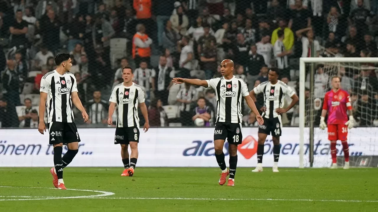 Beşiktaş üç kulvarda da beklentilerin gerisinde kaldı