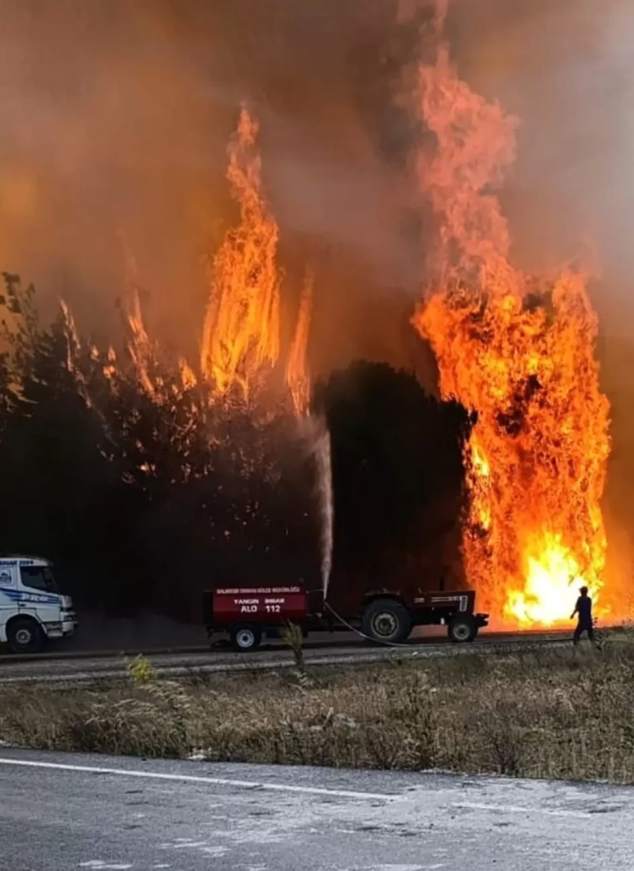 Balıkesir’de orman ve arazi yangınlarına ekipler hızlı müdahale etti