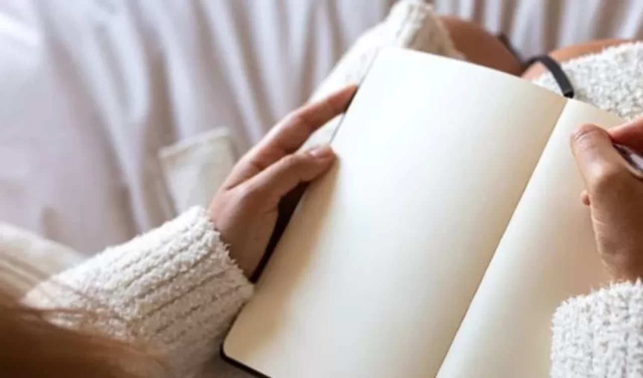 Duygusal yorgunluğa çözüm! Günlük tutmanın zihinsel faydaları