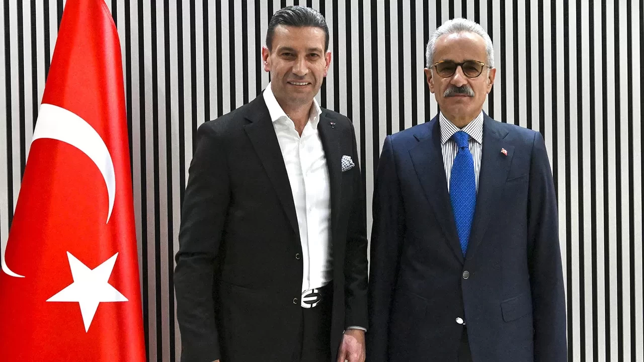 Ulaştırma ve Altyapı Bakanı Abdulkadir Uraloğlu'ndan Türkiye Boks Federasyonu'na ziyaret