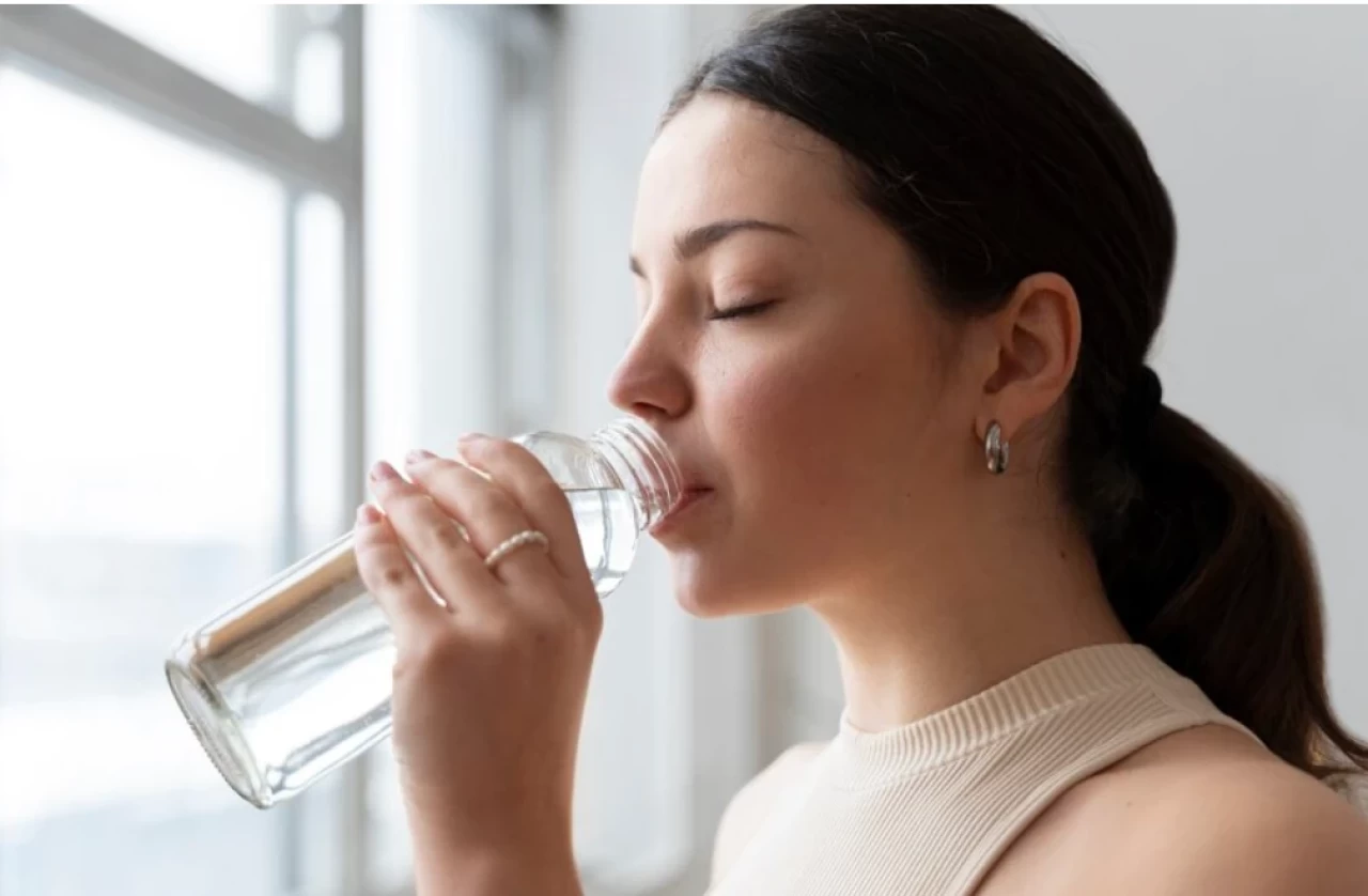 Yaz mevsimiyle birlikte sıvı alımını arttırın! Faydalarına inanamayacaksınız