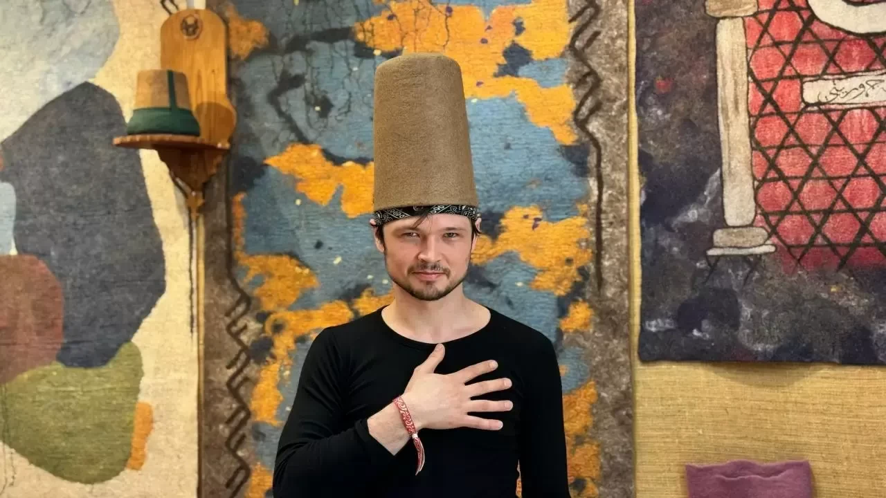 Rus dans öğretmeni dinlediği neyden etkilenerek Müslüman oldu