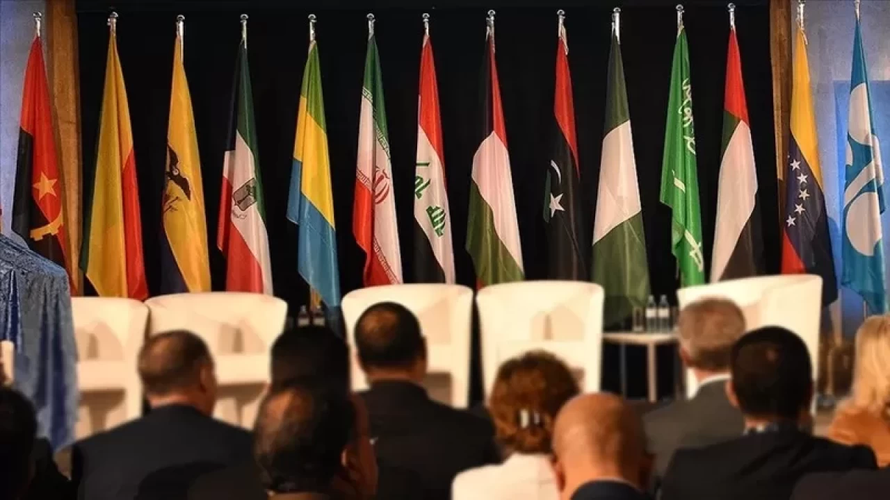 Petrol devlerinden sürpriz hamle: Akaryakıta büyük indirim geliyor