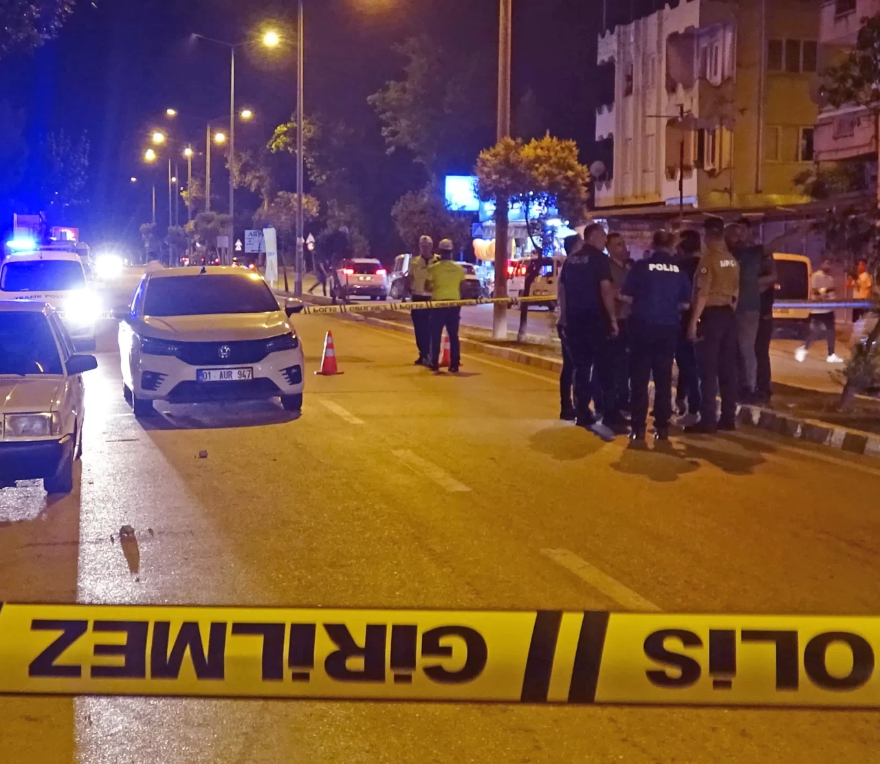 Adana Ceyhan'da motosikletli saldırganlar can aldı