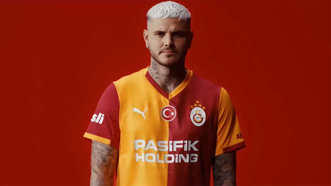 Galatasaray, beş yıldızlı yeni sezon formalarını tanıttı