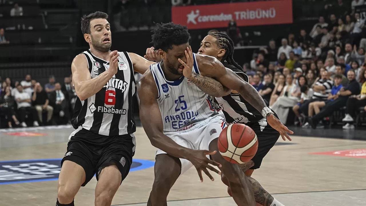 Anadolu Efes ile Beşiktaş, Basketbol Süper Ligi yarı final serisinde kritik maçta karşılaşacak