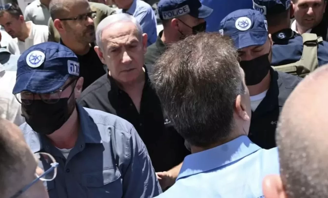 Netanyahu tepkiler sonrası saklandığı yerden çıktı