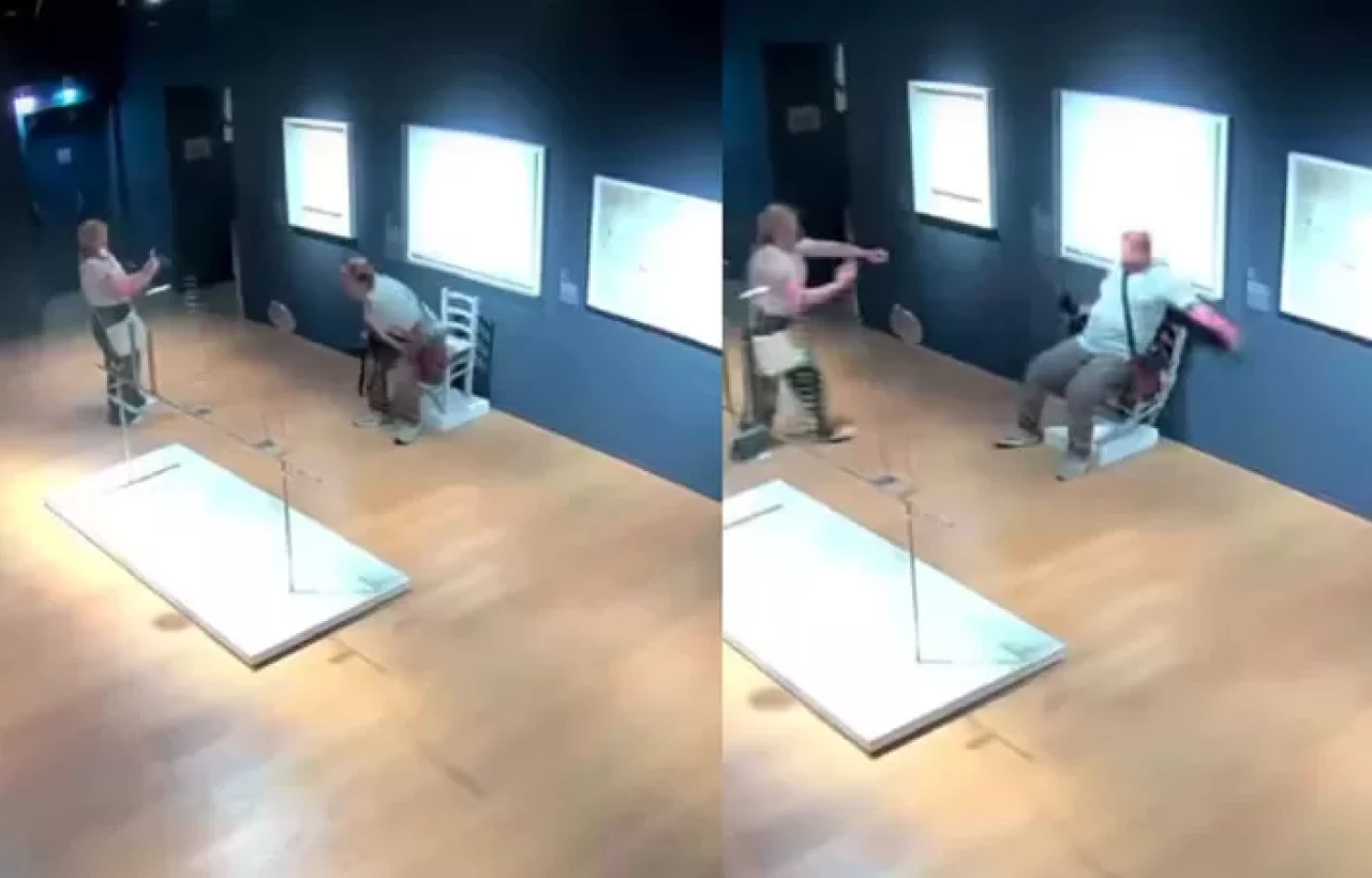 Floransa’da bir turist 300 yıllık tabloya fotoğraf çekerken zarar verdi