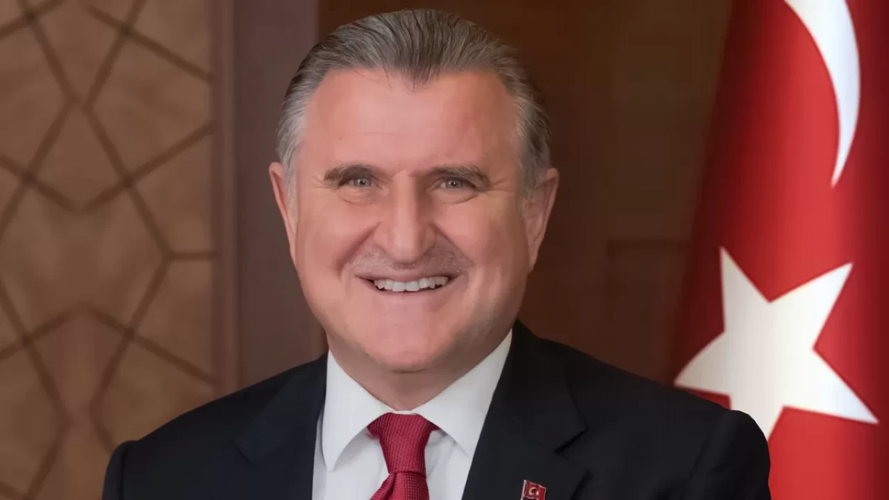 Gençlik ve Spor Bakanı Osman Aşkın Bak’tan 1. Lig’e yükselen kulüplere tebrik mesajı