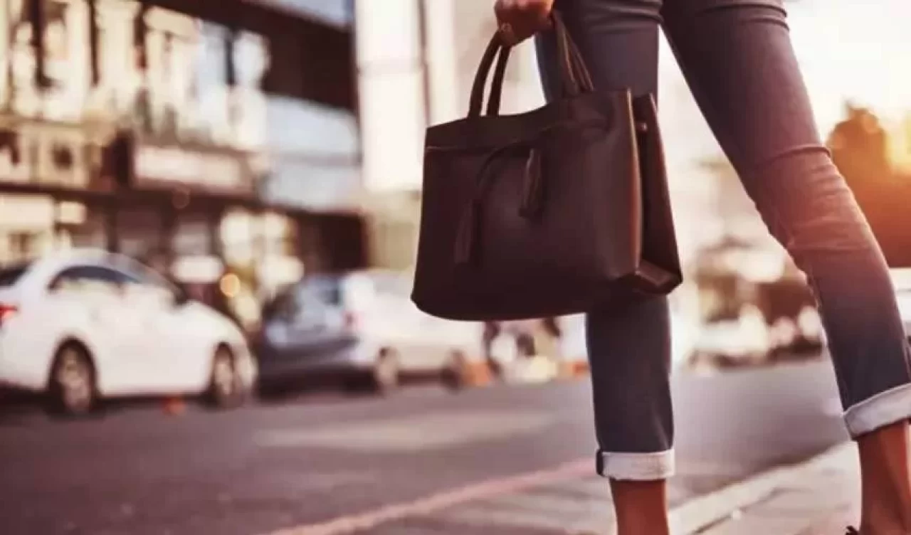 Stil sahibi kadınlar için çanta seçiminde altın kurallar
