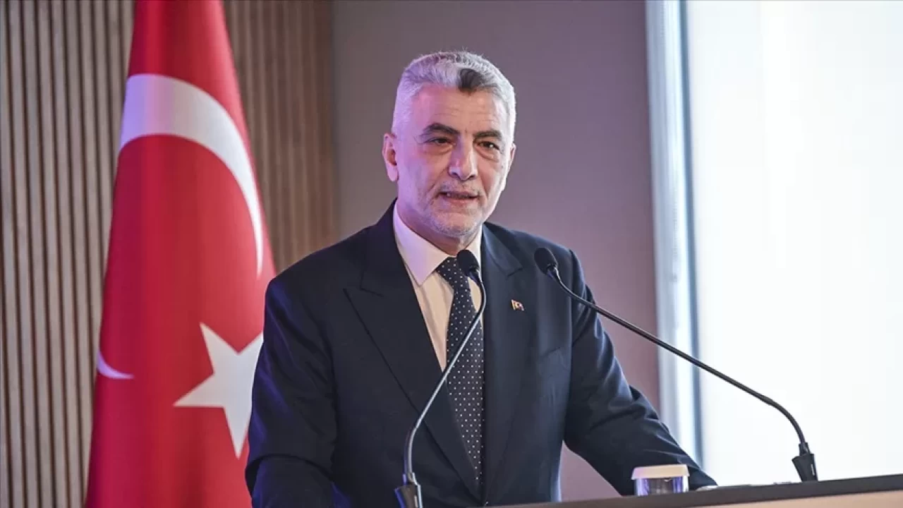 Cumhuriyetin ikinci yüzyılında ihracat cephesinde yeni rekor! Bakan Bolat duyurdu