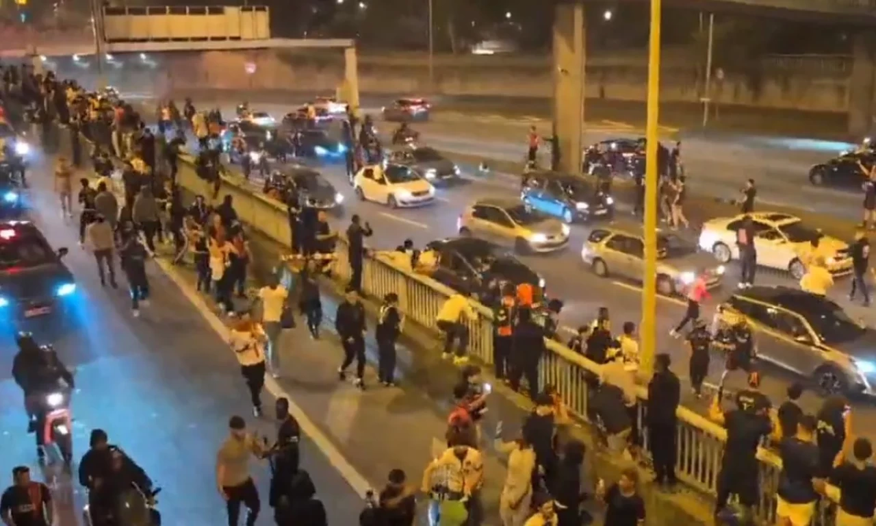 PSG'nin şampiyonluğunun ardından Fransa karıştı!