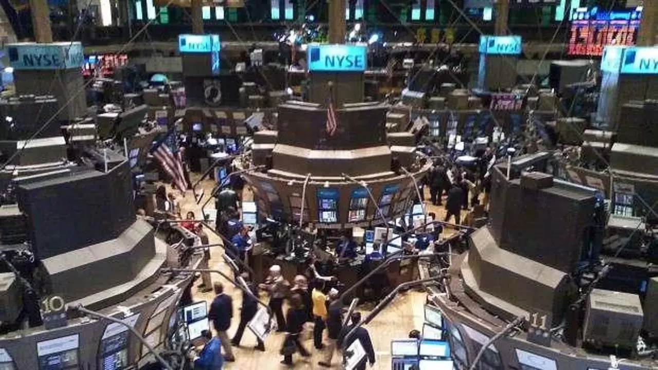 Dow Jones endeksi düşüşte: New York borsası karışık seyirle açıldı