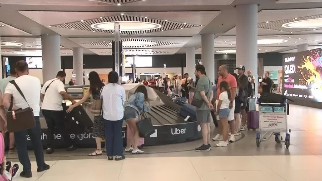 Kurban Bayramı dönüşünde İstanbul havalimanlarında yoğunluk var