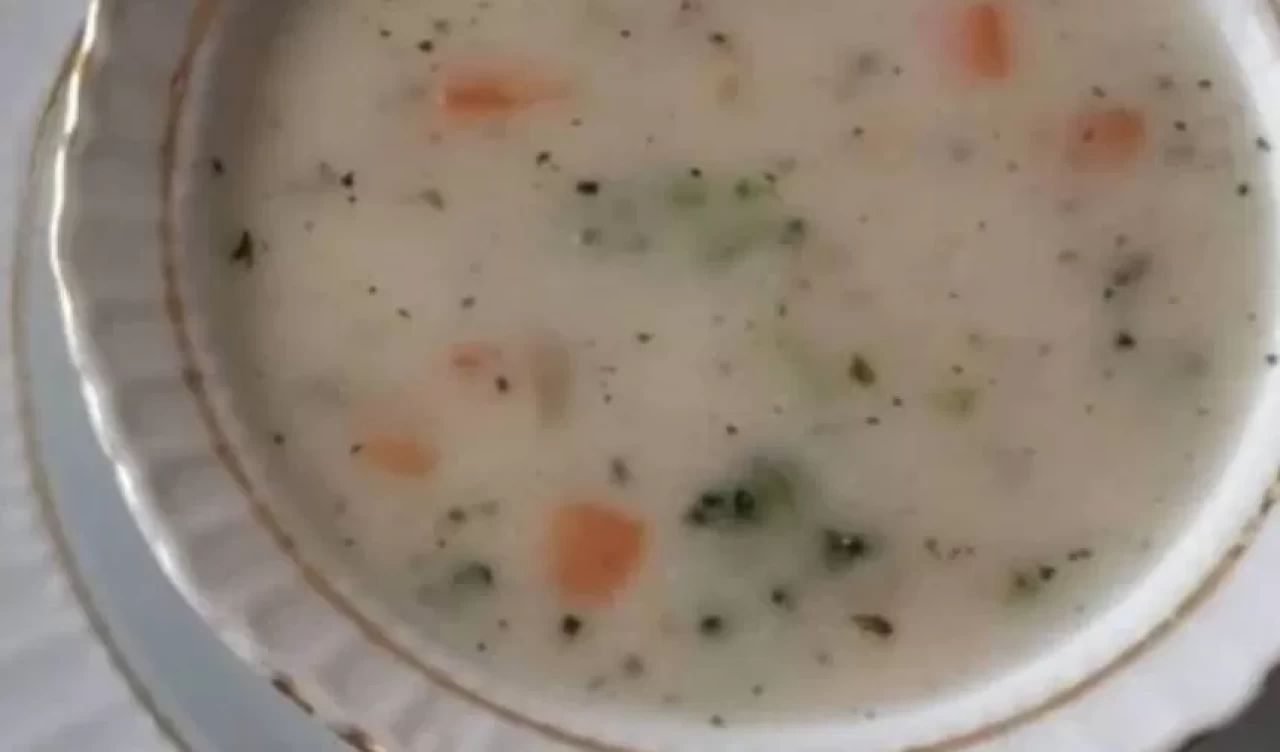 Bebekler için kalsiyum zengini sütlü sebze çorbası tarifi