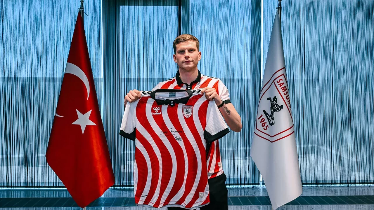 Samsunspor, İzlandalı sol bek Logi Tomasson'u kadrosuna kattı