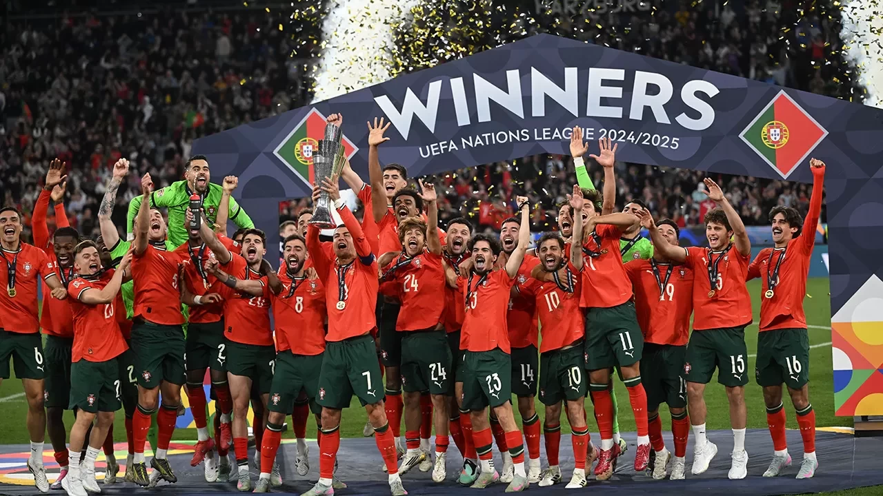 UEFA Uluslar Ligi finalinde tribünde facia: Bir taraftar hayatını kaybetti