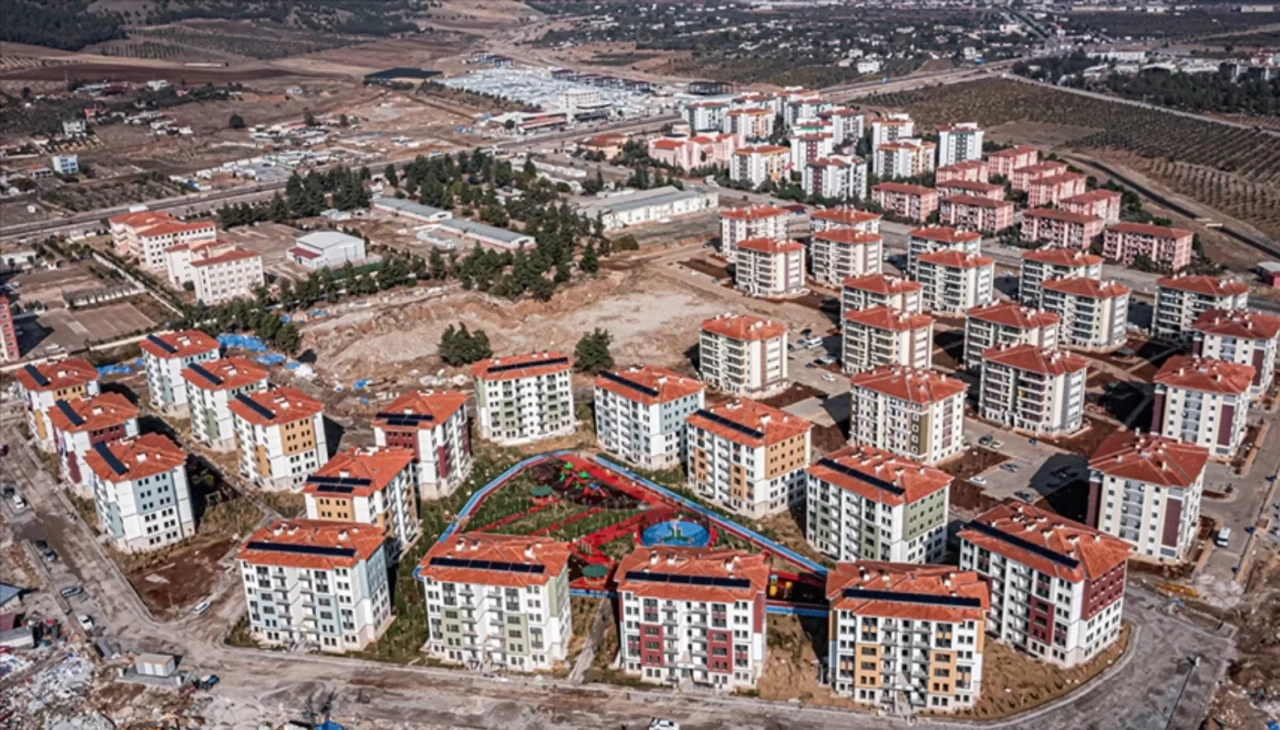 Deprem bölgesinde 250 bininci konut teslim ediliyor