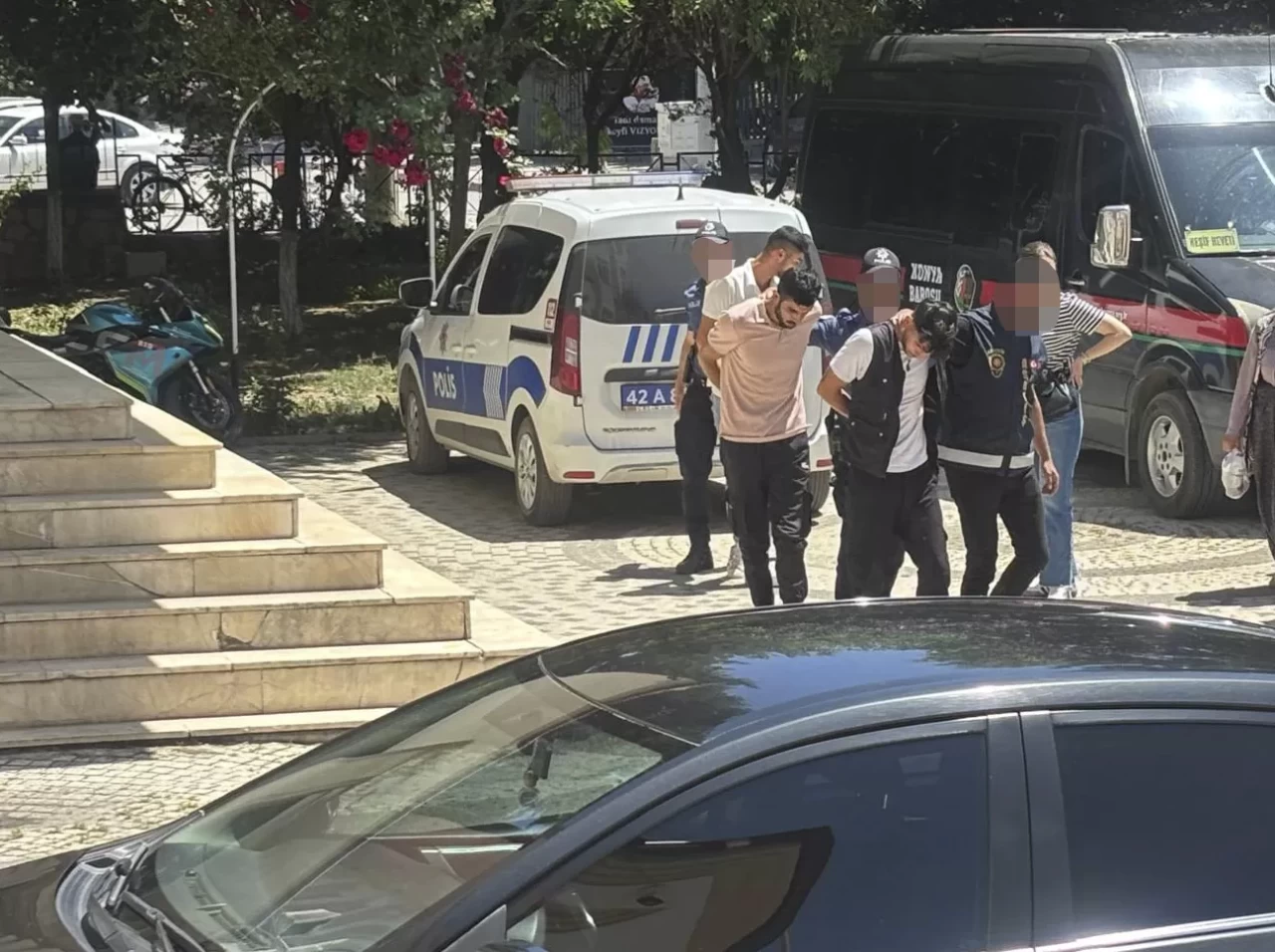 Konya Akşehir’de narkotik ekiplerinden uyuşturucu operasyonu