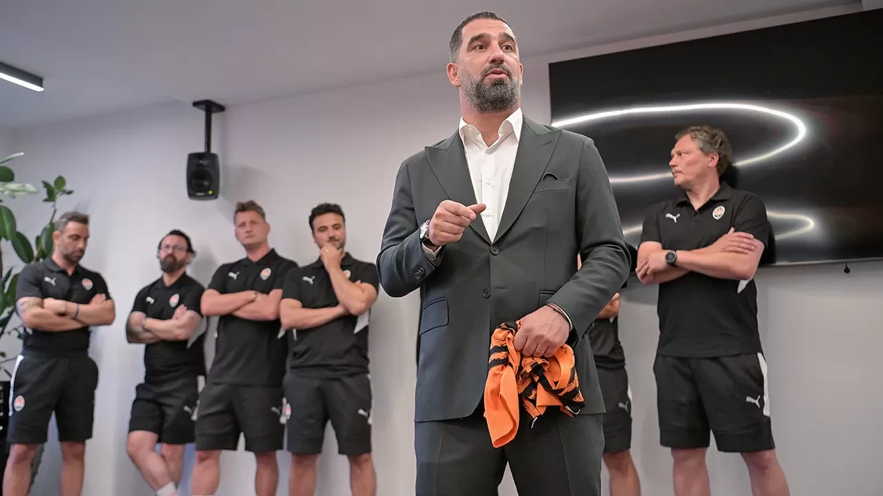 Shakhtar Donetsk Teknik Direktörü Arda Turan’dan UEFA Avrupa Ligi açıklaması: “Beşiktaş kelimesi bizim için yasak”
