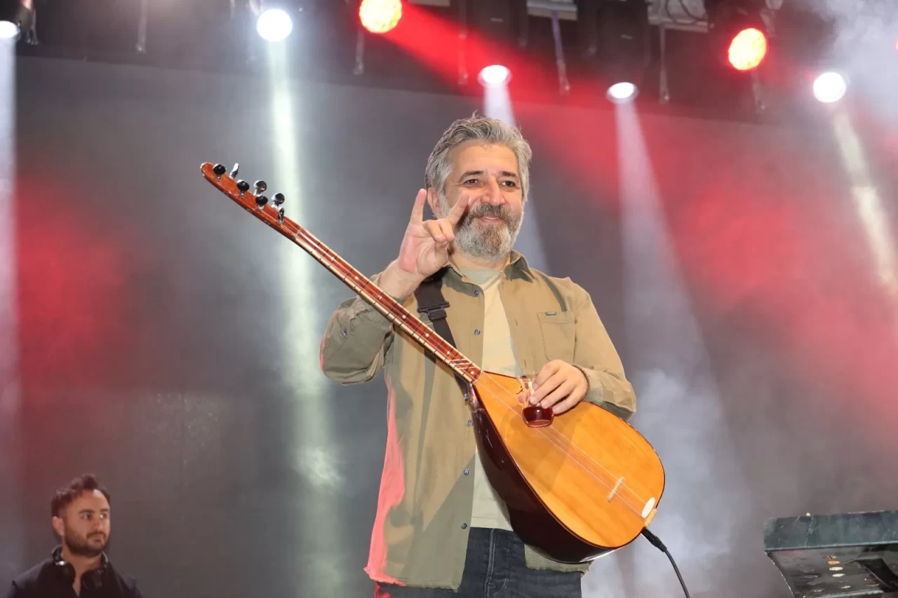 Ali Kınık: "Bu milletin evlatlarını LGBT gibi sapkınlıklara kurban vermeyeceğiz"