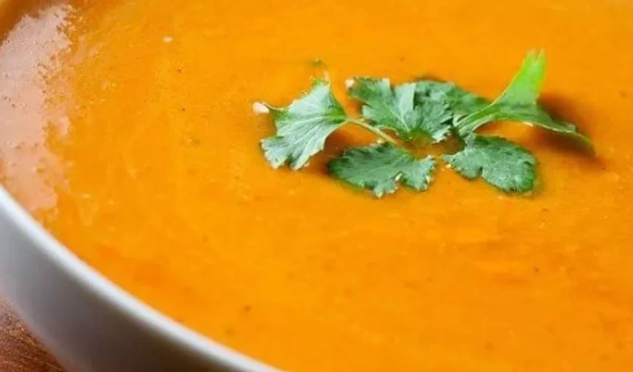 Bebeklere protein ve sebze desteği! Kırmızı mercimekli kabak çorbası